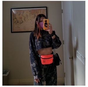 VS PINK🔸️neon orange fanny pack